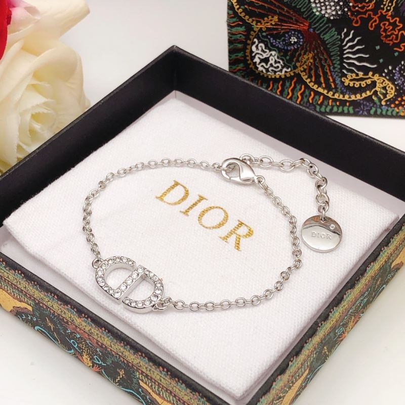 chr1st1an D10r bracelets